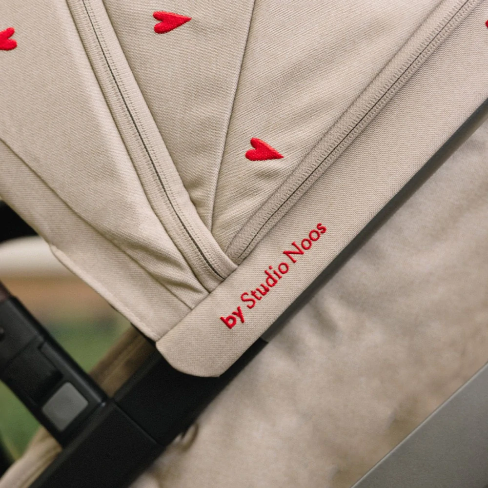 JOOLZ | Joolz x Studio Noos Bundle set Day5 + stříška | Sandy taupe + Red hearts