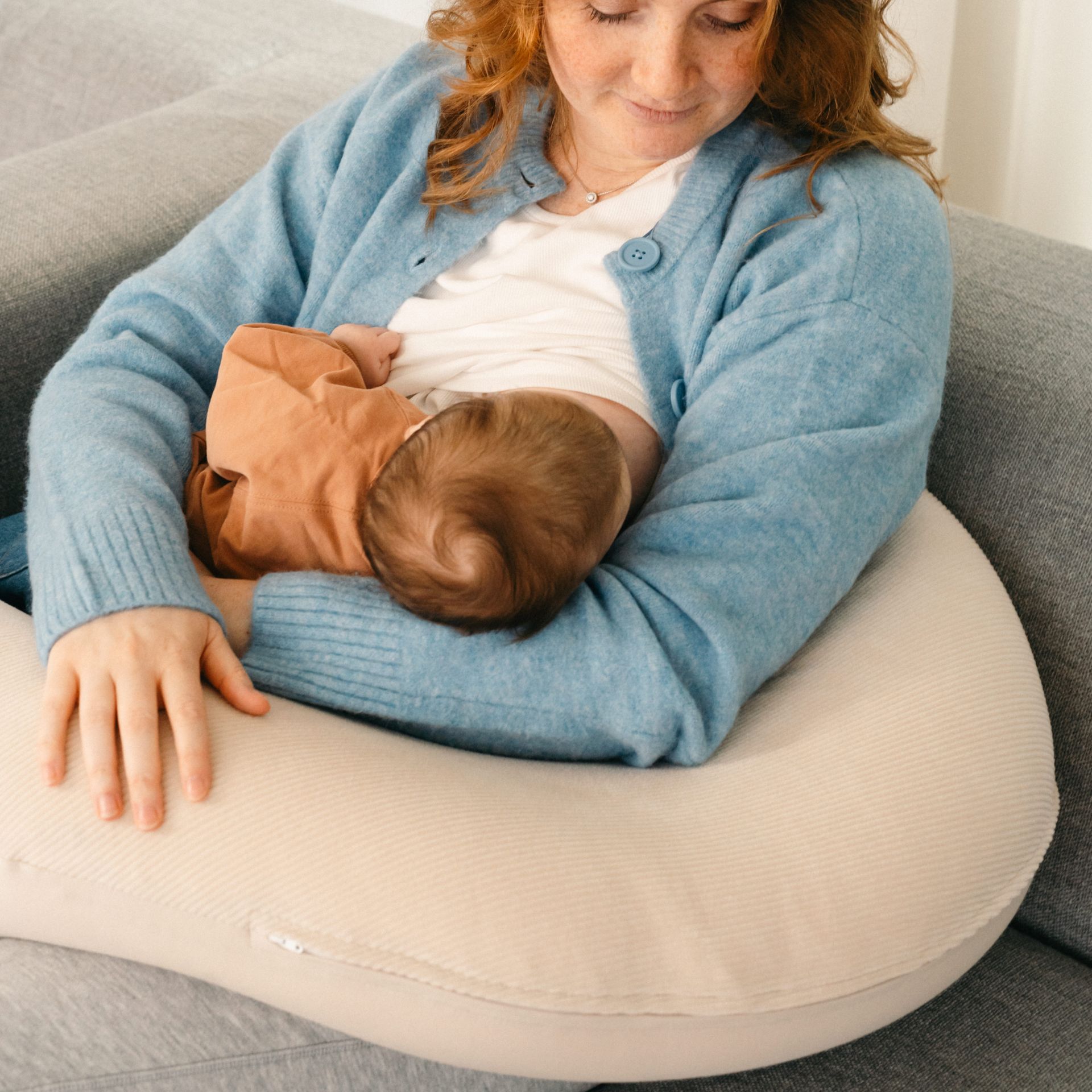 Buddy multifunkční kojící polštář, Corduroy Sand