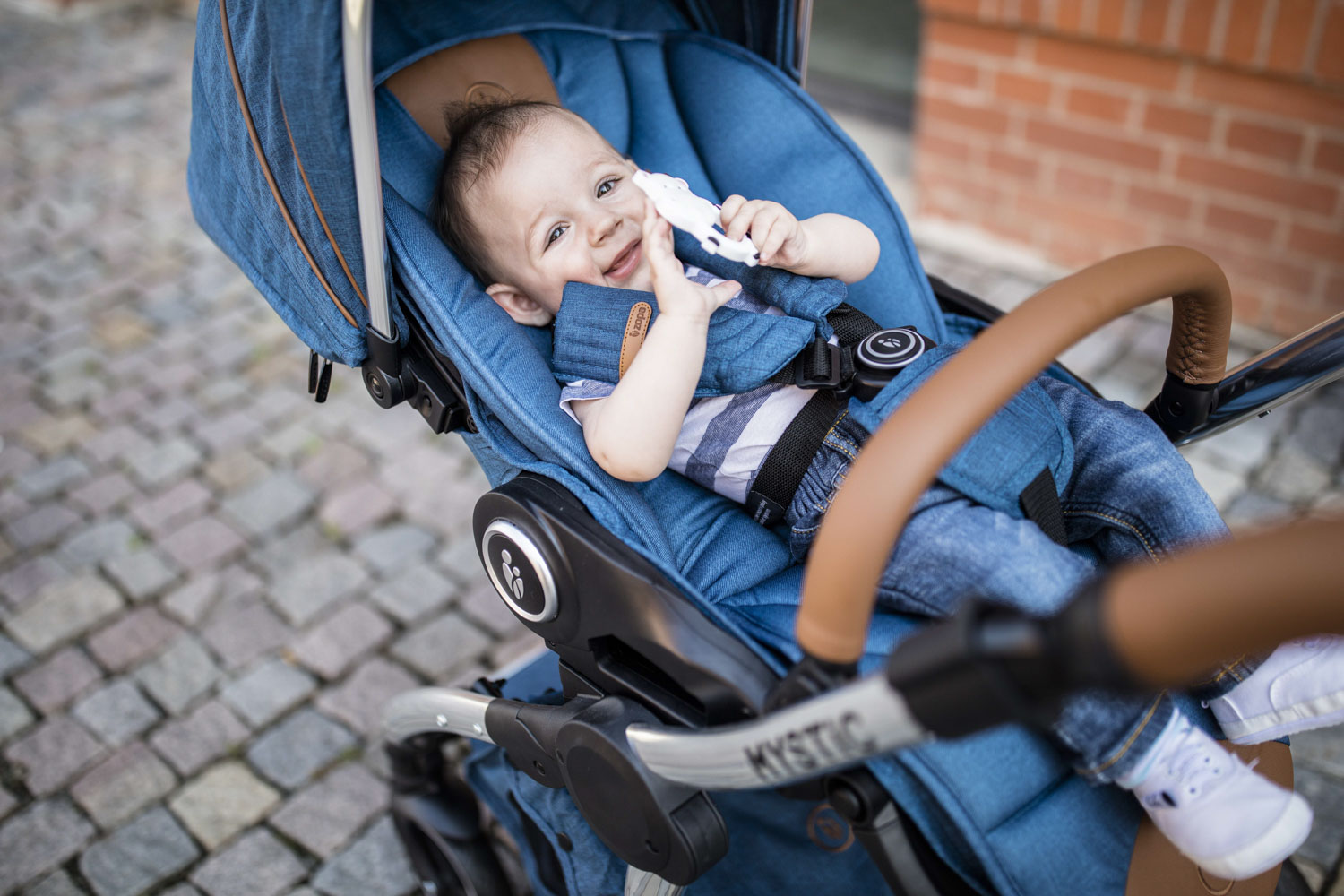 Kočárek Mystic, Bordó Red